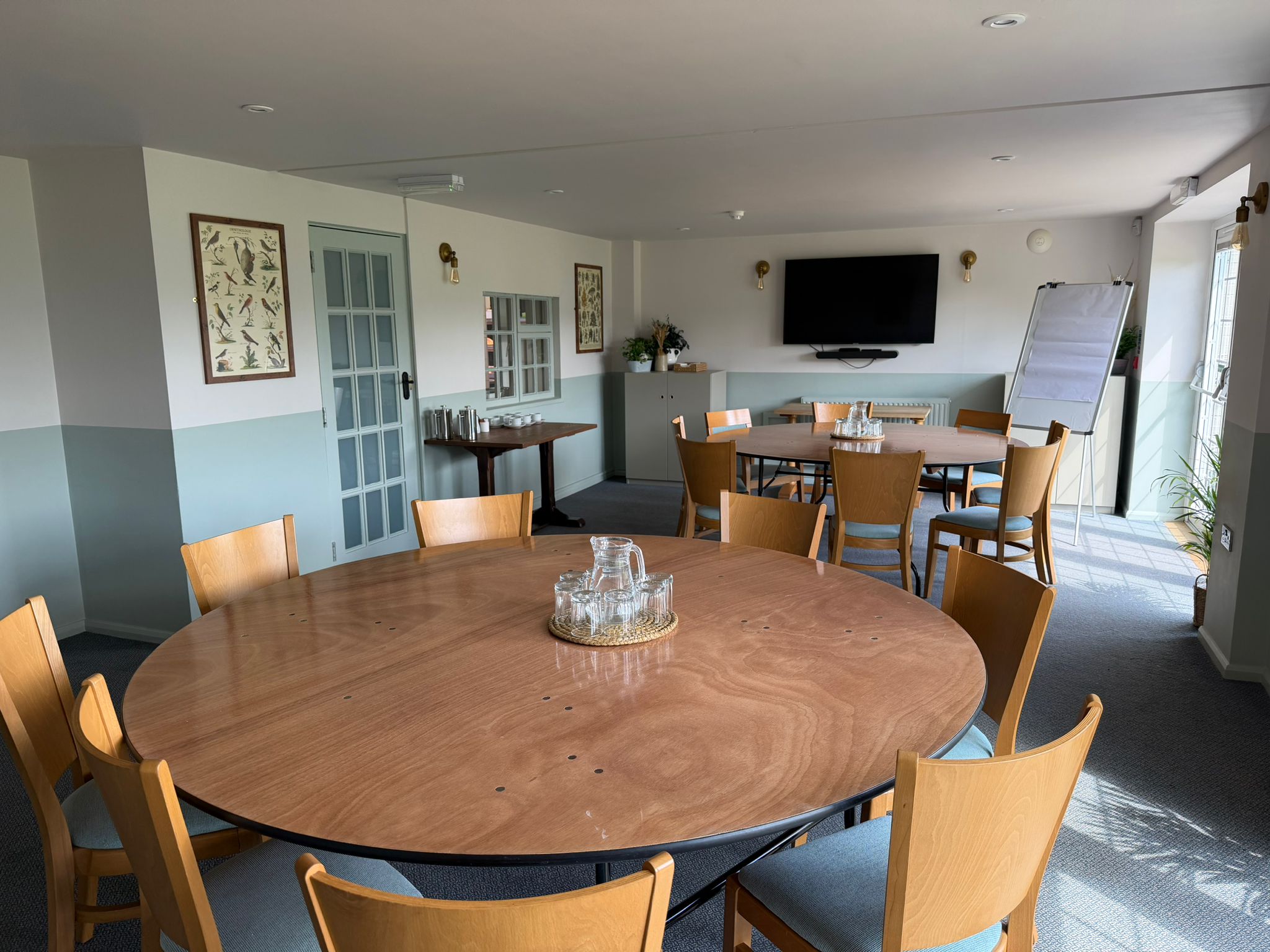 Corporate team meeting rooms near Thame.